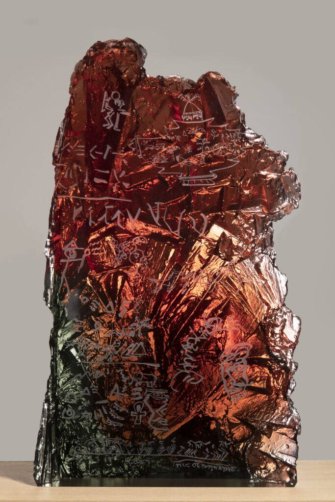 Menhir, 2020, skla, 71 x 41 x 20 cm